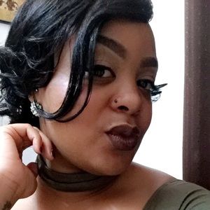 Meet your Posher, Annetta